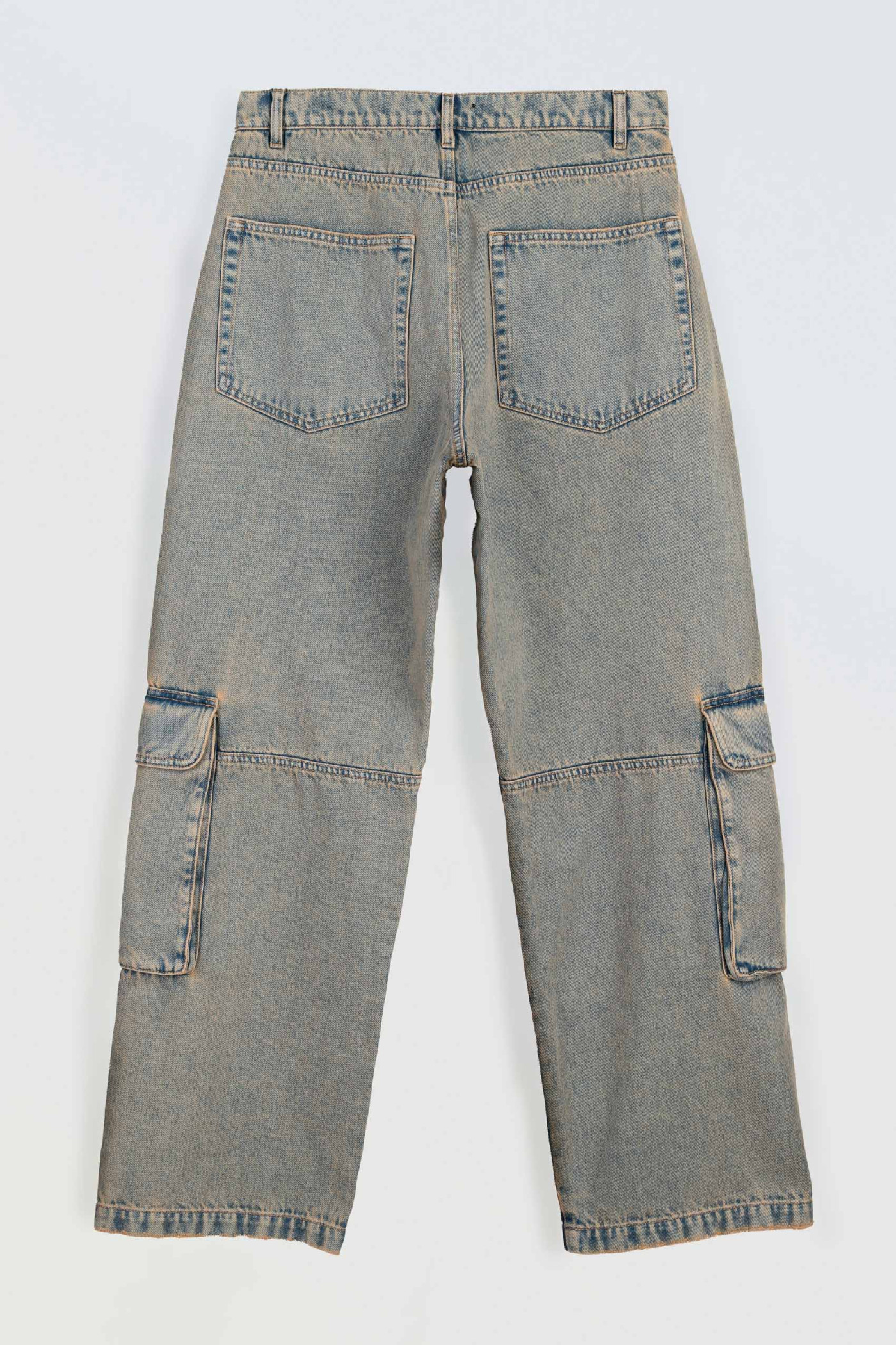Niebieskie spodnie jeansowe z przestrzennymi kieszeniami model CARPENTER