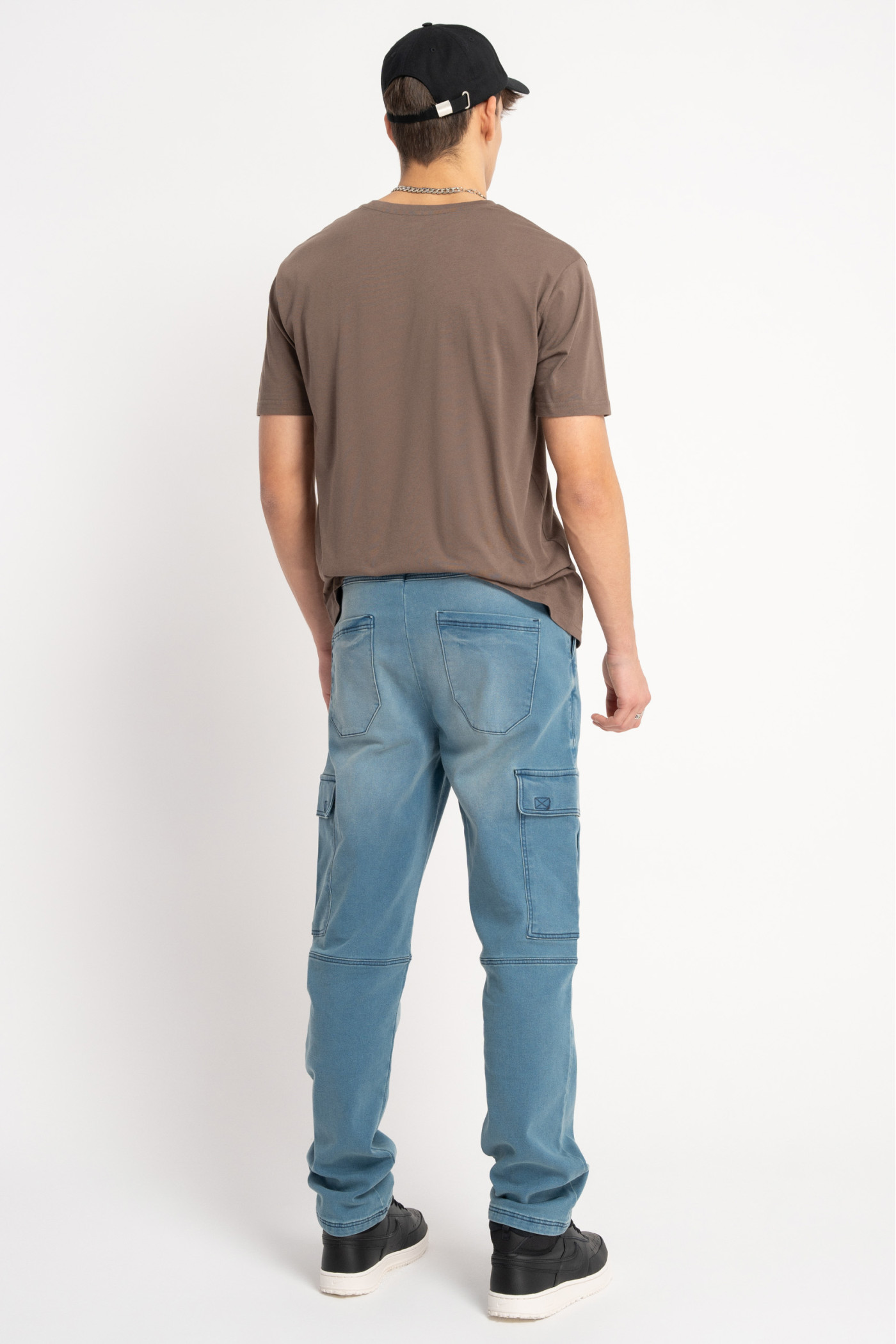 Brązowy t-shirt z minimalistyczną grafiką z przodu Brązowy t-shirt z minimalistyczną grafiką z przodu