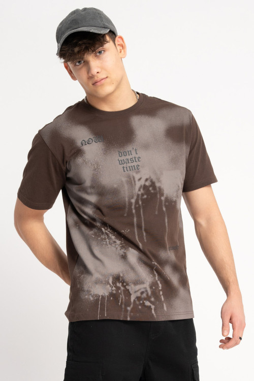 Brązowy t-shirt z nadrukiem z na całości