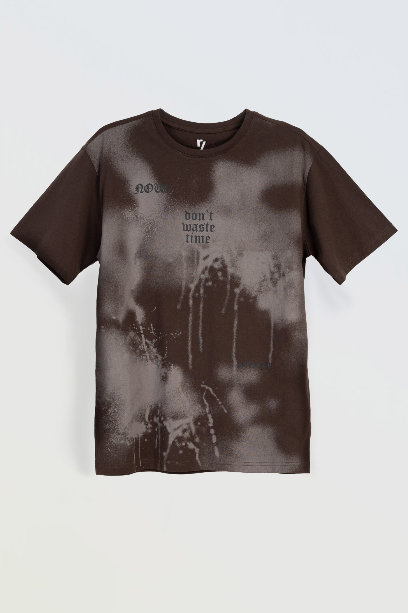 Brązowy t-shirt z nadrukiem z na całości Brązowy t-shirt z nadrukiem z na całości