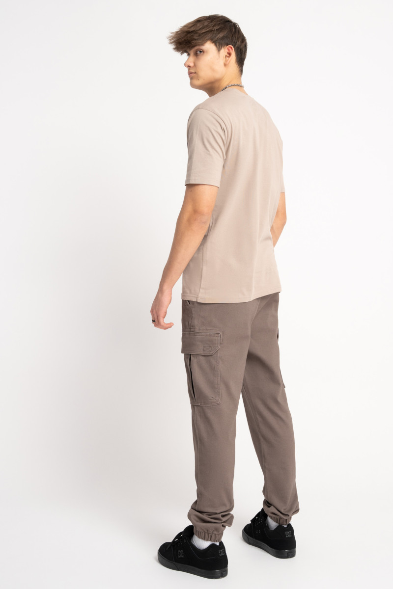 Ciemnobeżowy t-shirt z autorską grafiką z przodu