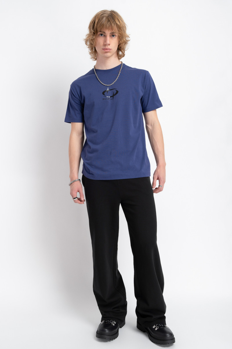 Granatowy t-shirt z minimalistyczną grafiką z przodu Granatowy t-shirt z minimalistyczną grafiką z przodu