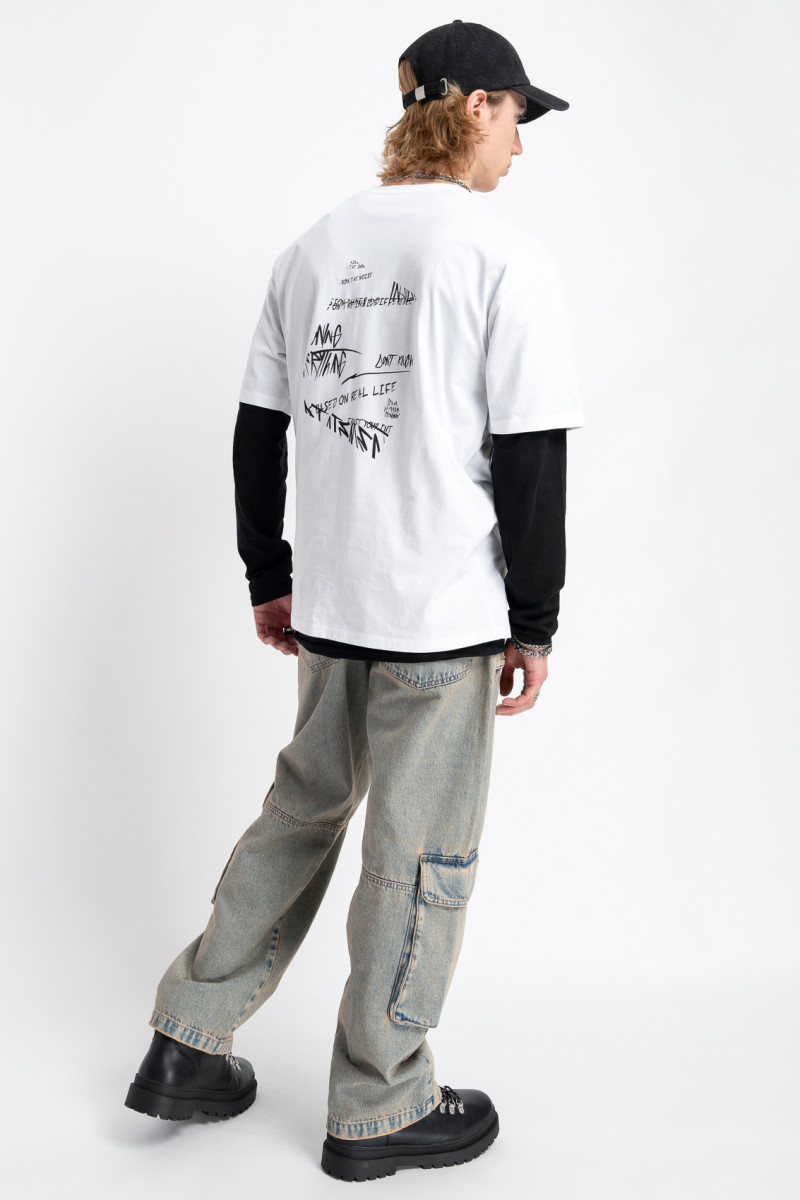 Biały t-shirt z autorską grafiką z przodu i z tyłu