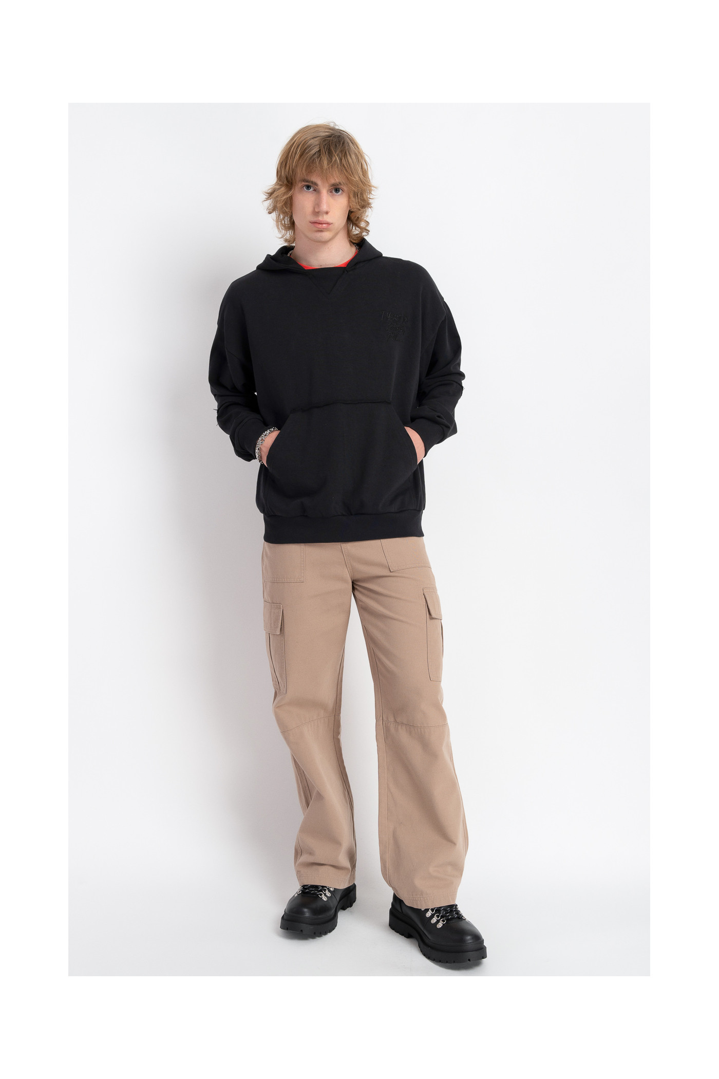 Czarna bluza z kapturem BOXY z minimalistycznym nadrukiem