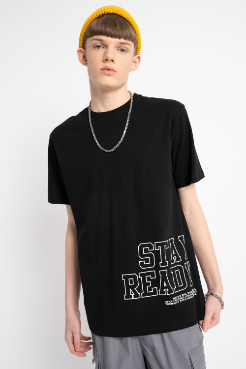 Czarny t-shirt z asymetryczną grafiką z przodu