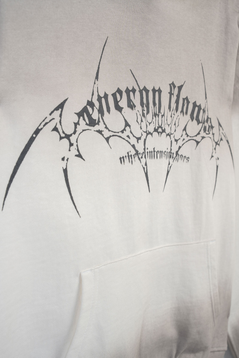 Kremowa bluza z kapturem z autorską grafiką z przodu Kremowa bluza z kapturem z autorską grafiką z przodu