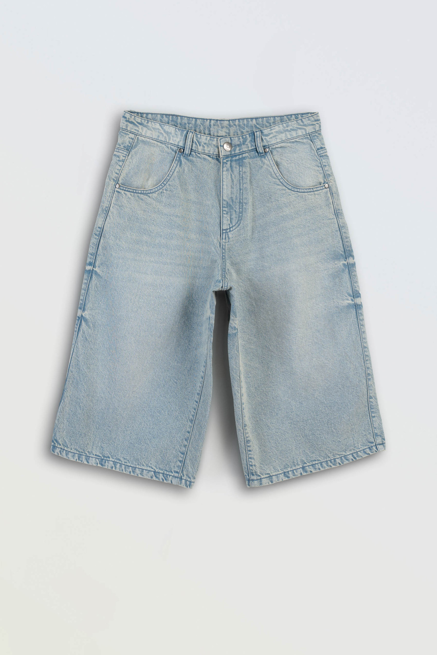 Jasnoniebieskie krótkie spodenki jeansowe model JORTS