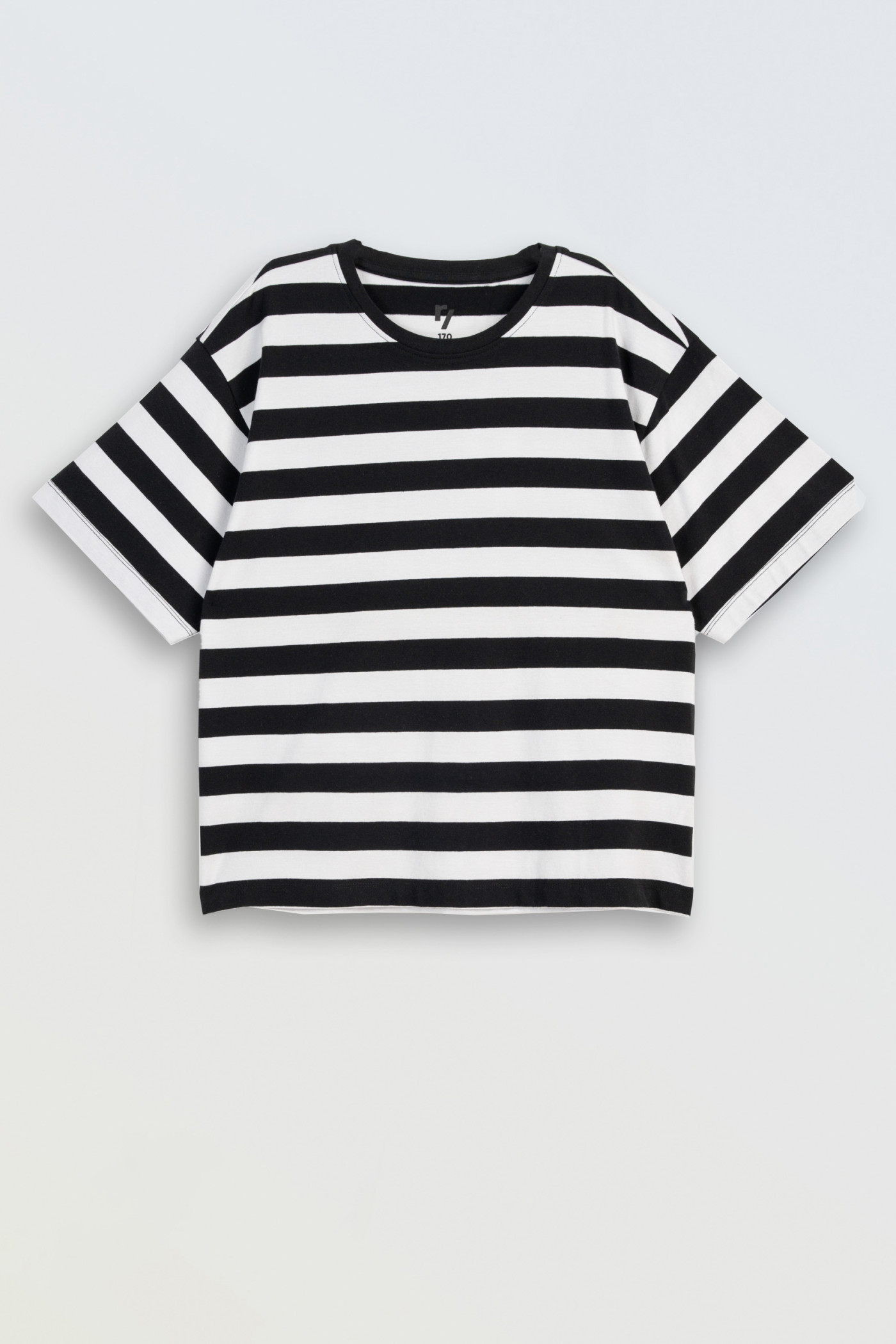 Luźny t-shirt w biało czarne pasy