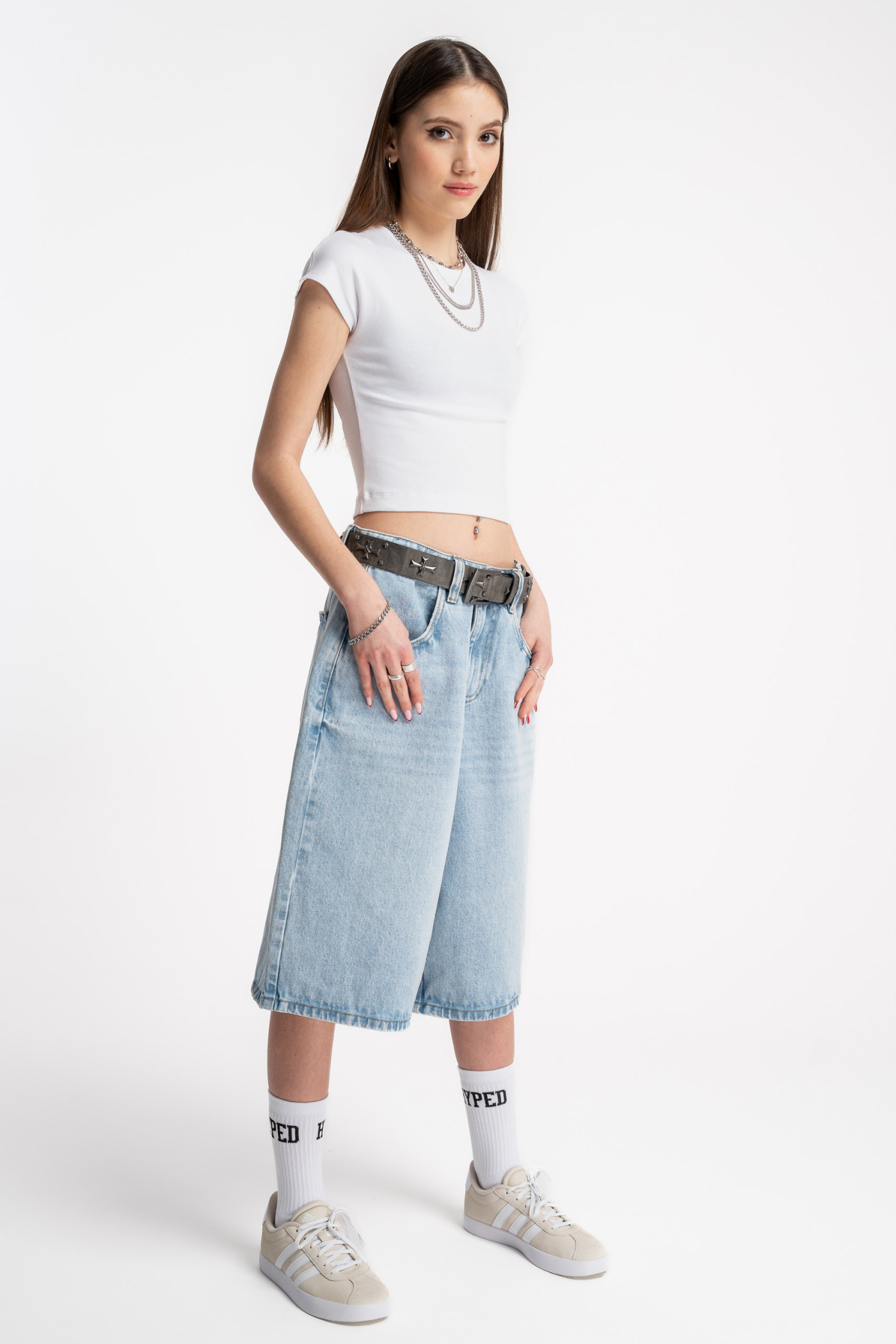 Jasnoniebieskie krótkie spodenki jeansowe model JORTS