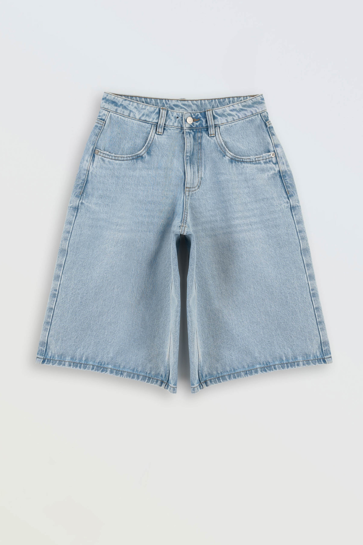 Jasnoniebieskie krótkie spodenki jeansowe model JORTS
