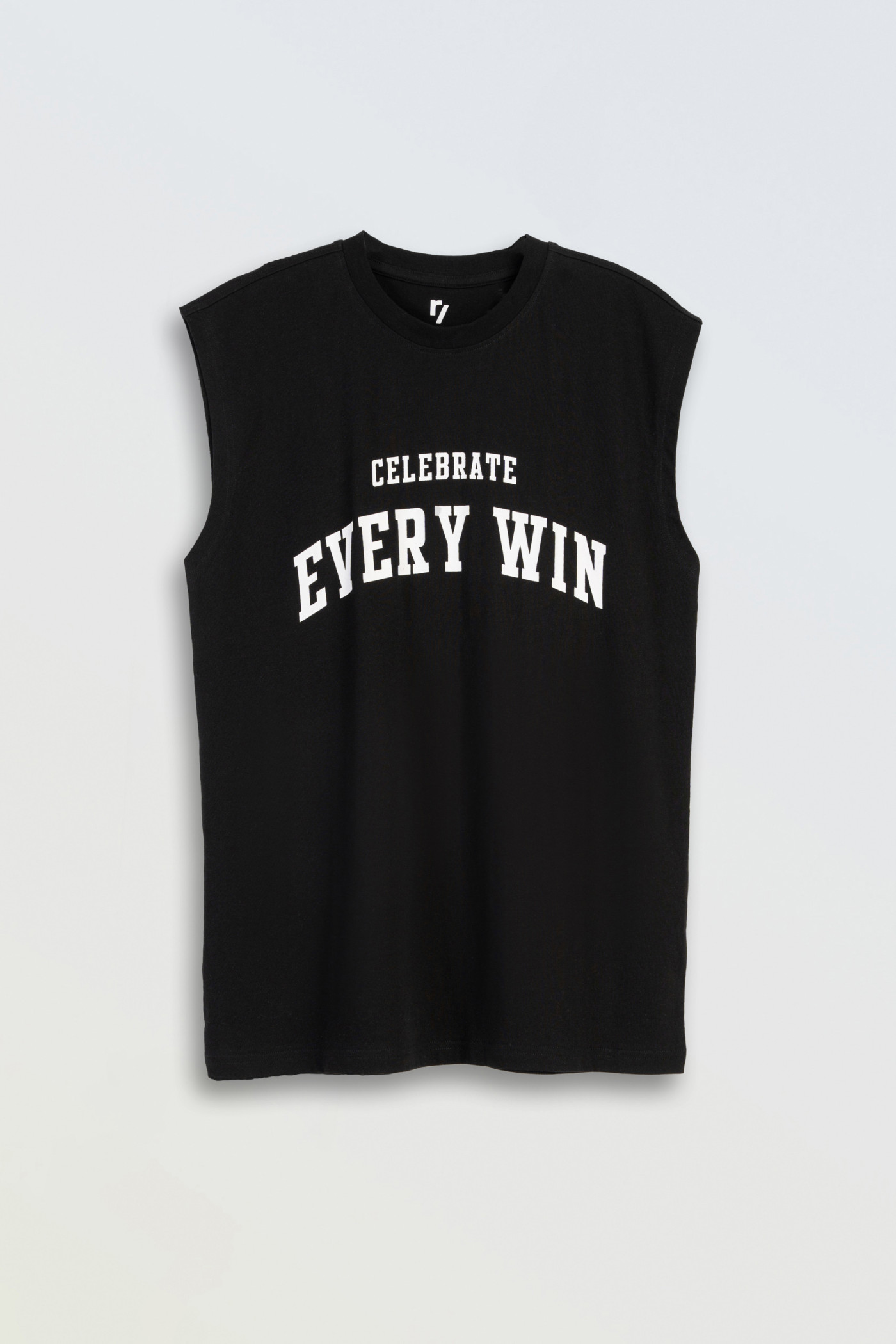 Czarny t-shirt bez rękawów z nadrukiem z przodu