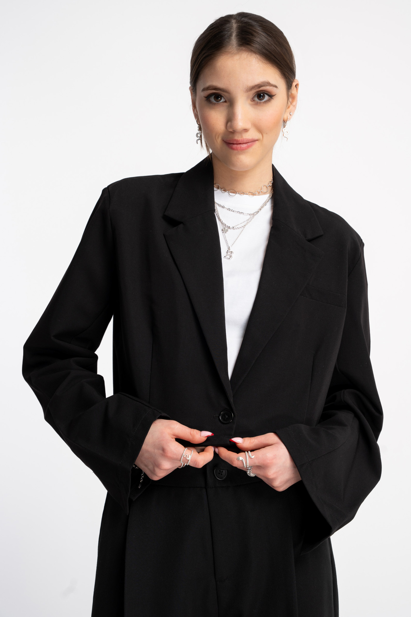 Czarny elegancki krótki żakiet