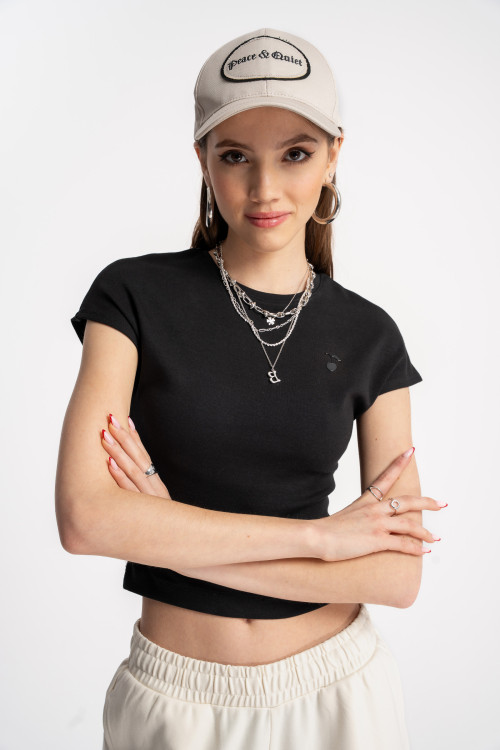 Czarny CROP TOP z minimalistycznym nadrukiem