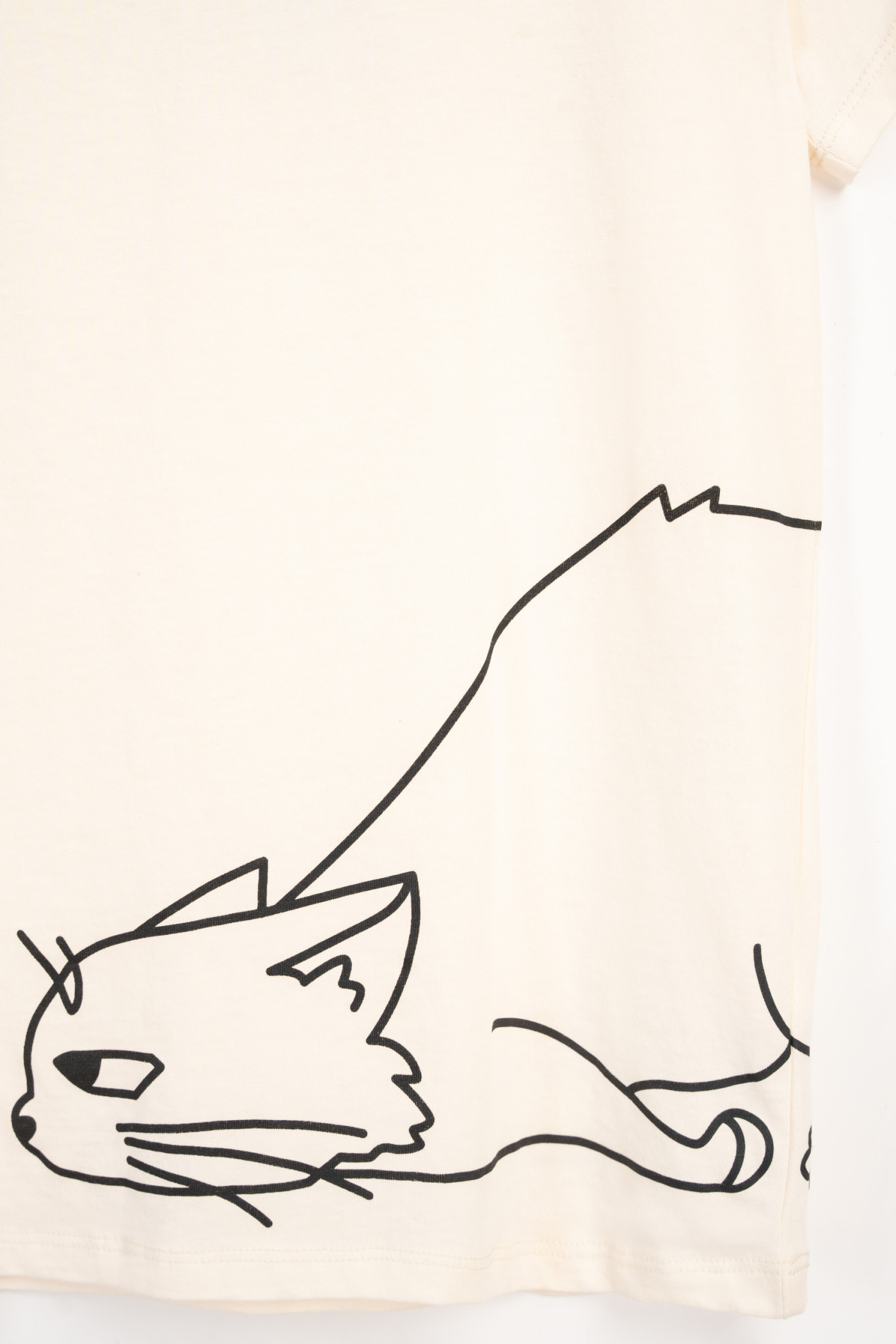 Beżowy t-shirt z autorską grafiką z przodu