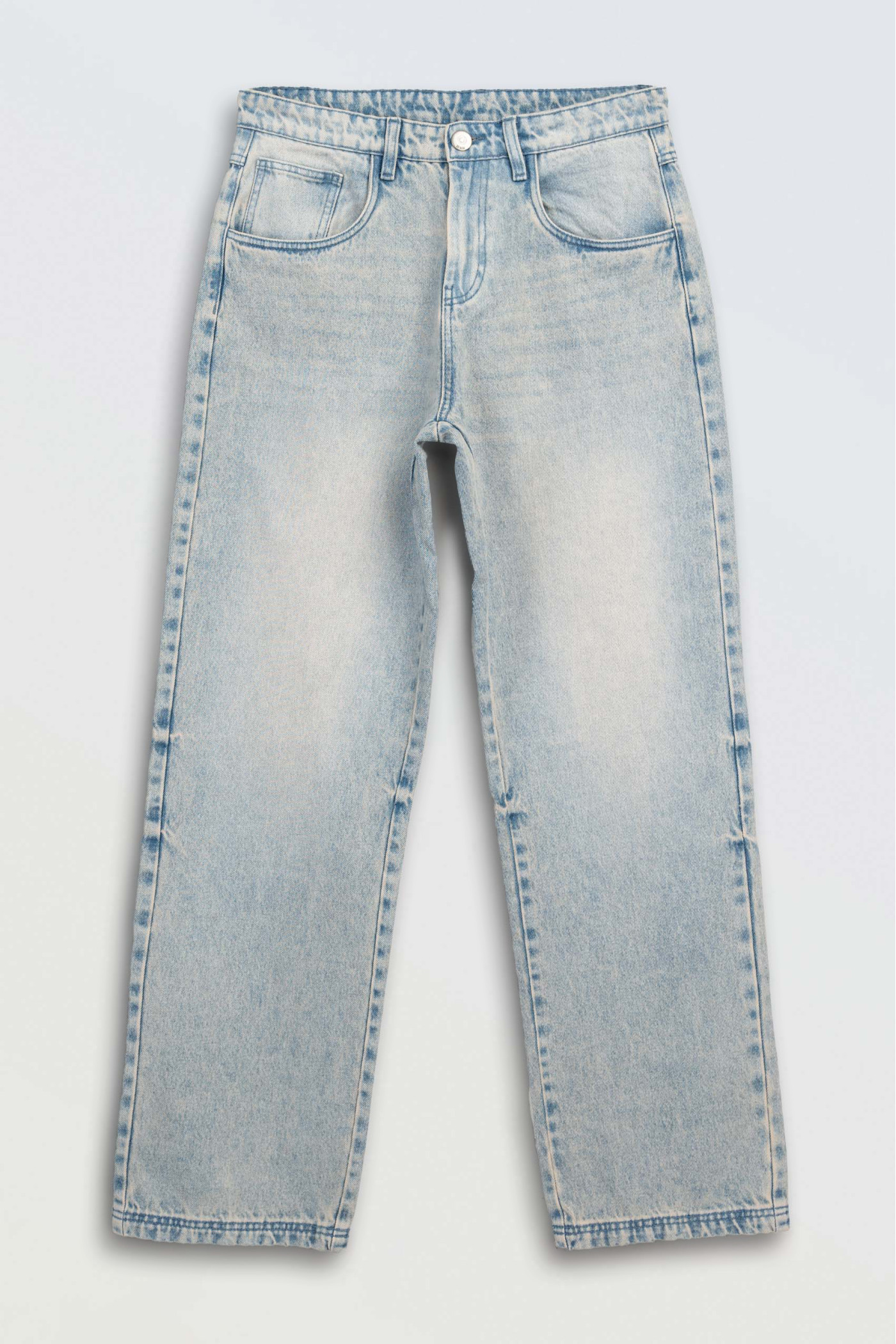Jasnoniebieskie spodnie jeansowe z efektem sprania
