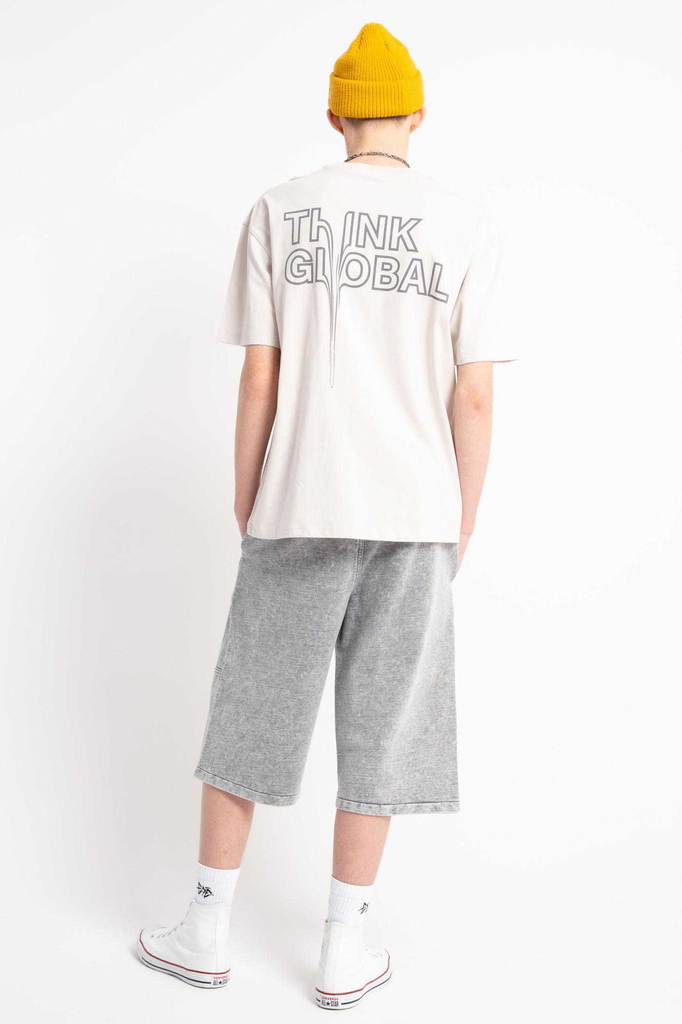 Jasnoszare krótkie spodenki z efektem sprania model JORTS