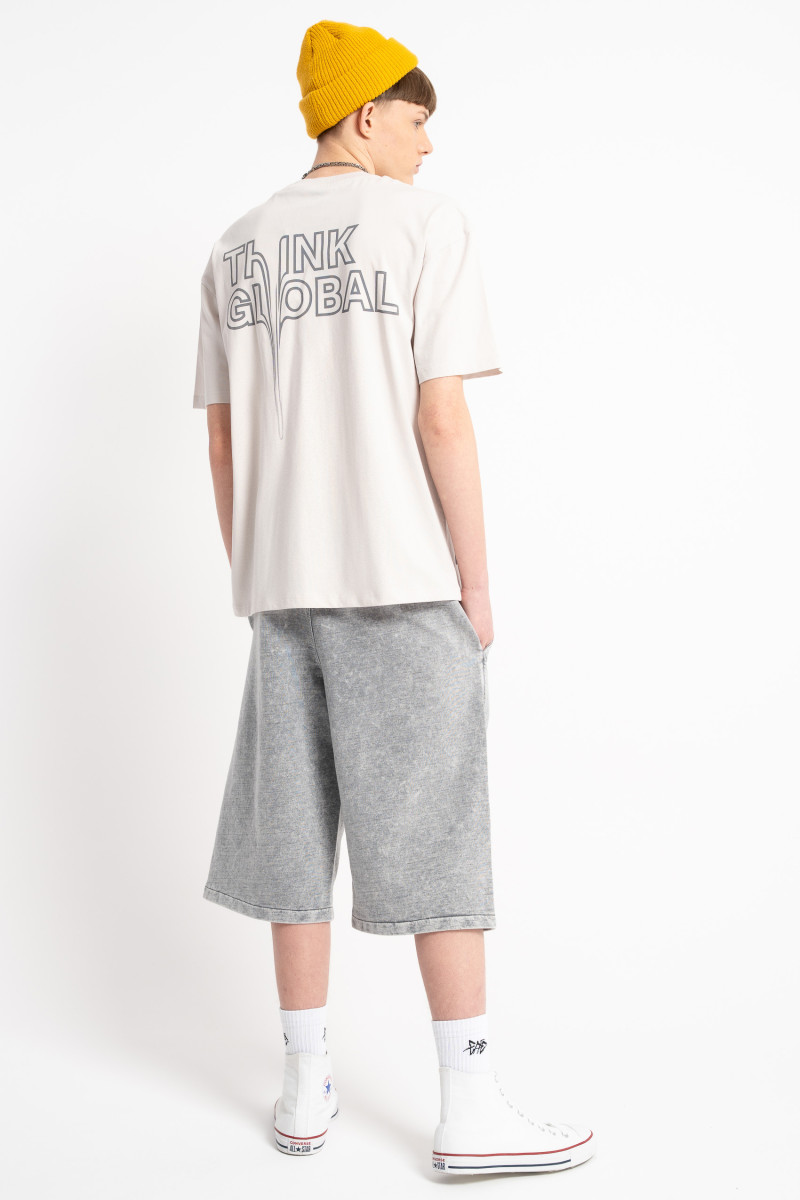 Jasnoszare krótkie spodenki z efektem sprania model JORTS