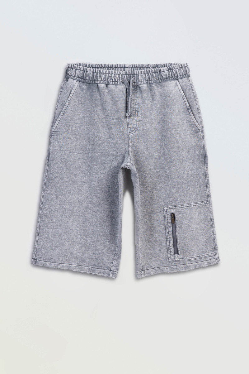 Jasnoszare krótkie spodenki z efektem sprania model JORTS