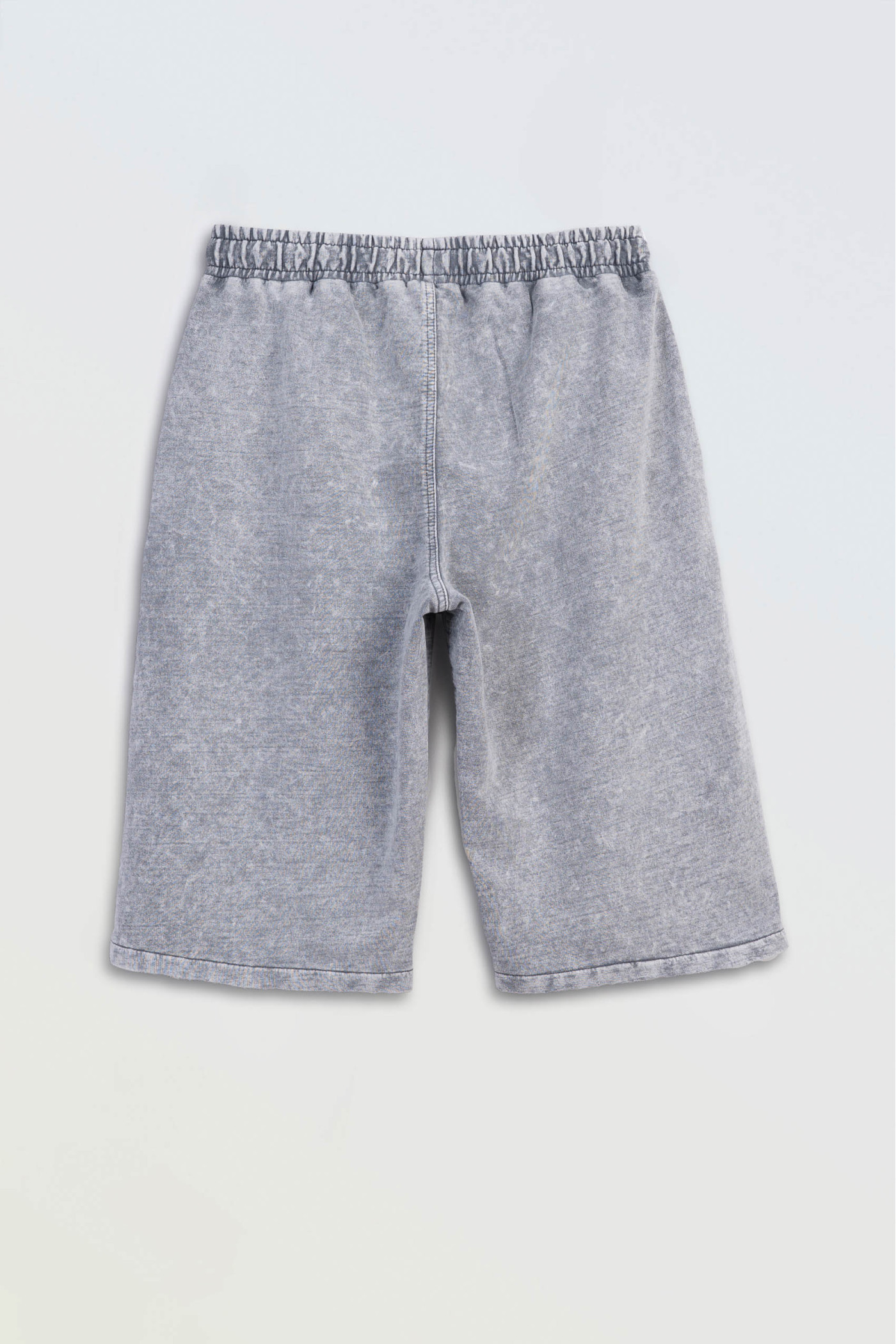Jasnoszare krótkie spodenki z efektem sprania model JORTS