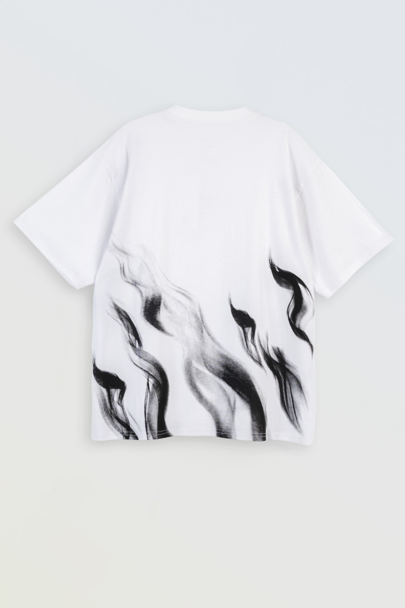 Biały t-shirt z kontrastową grafiką