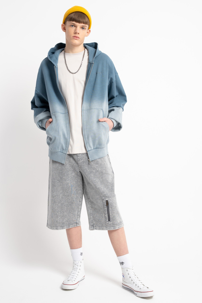 Niebieska bluza z kapturem z efektem ombre