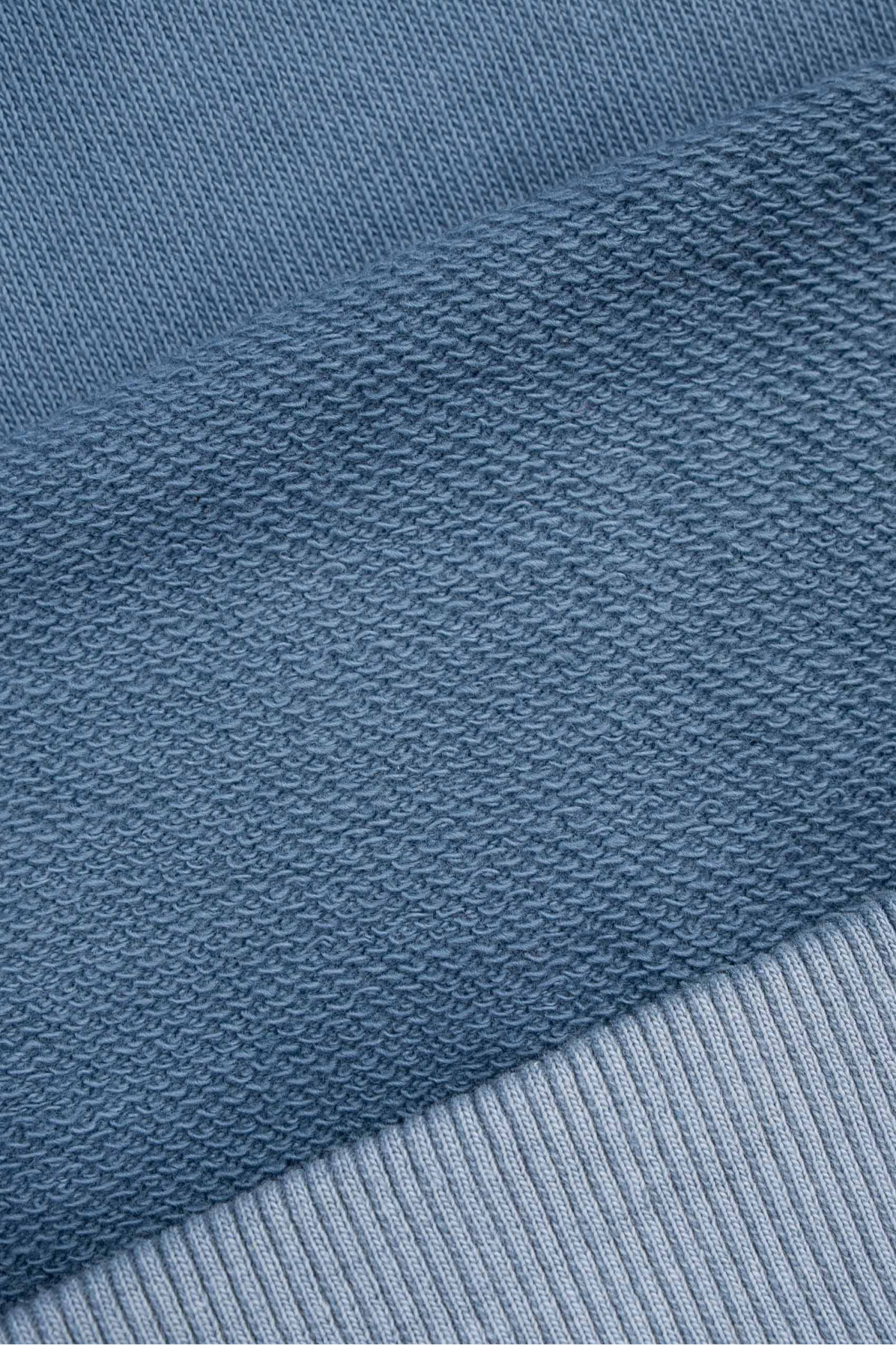 Niebieska bluza z kapturem z efektem ombre