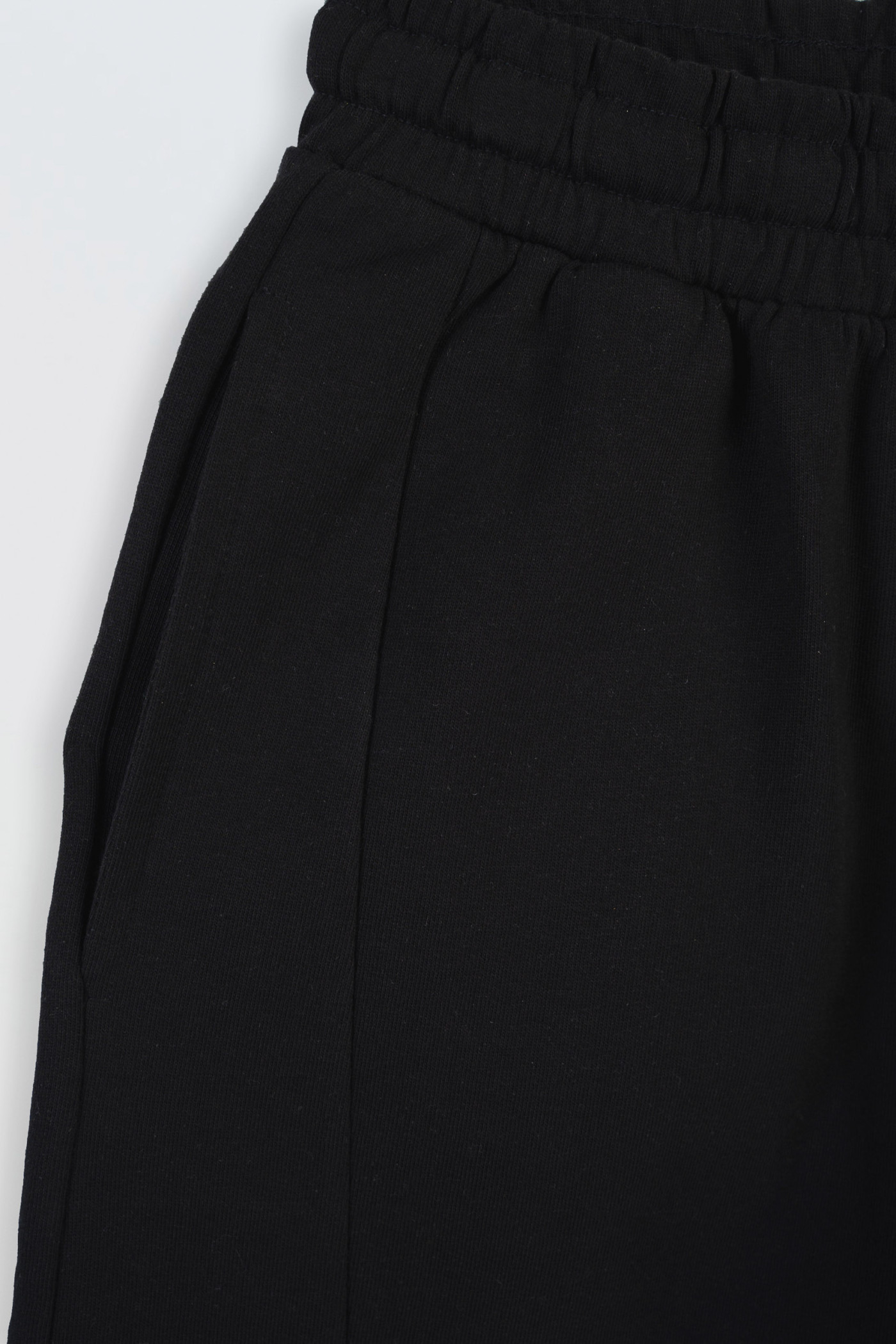 Czarne krótkie spodenki model JORTS