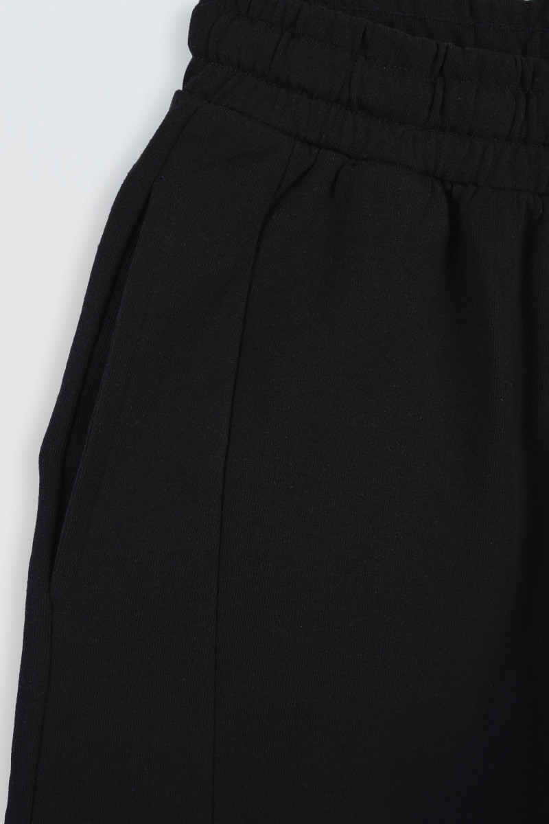Czarne krótkie spodenki model JORTS