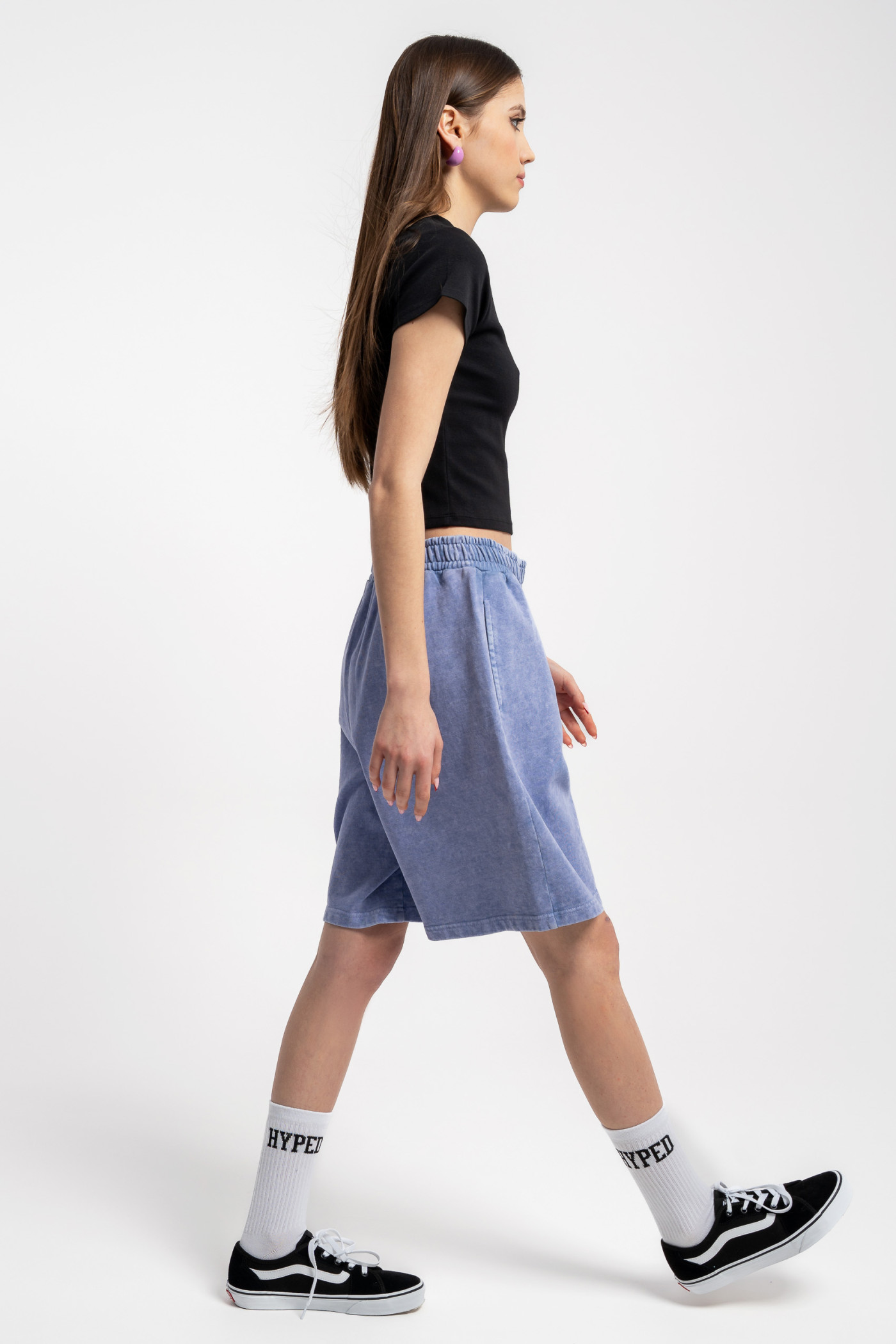 Czarny CROP TOP z ozdobną aplikacją