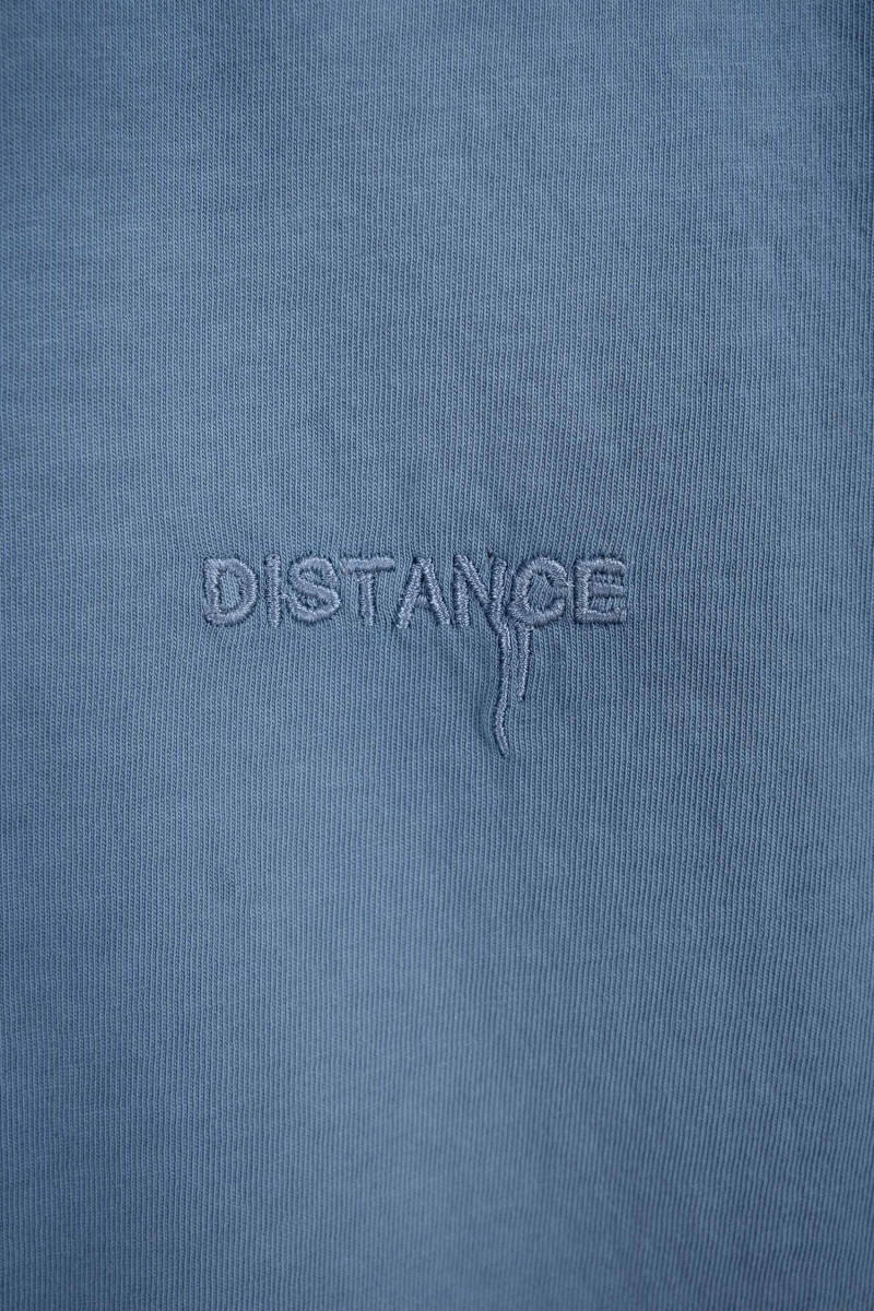 Niebieski t-shirt z efektem ombre