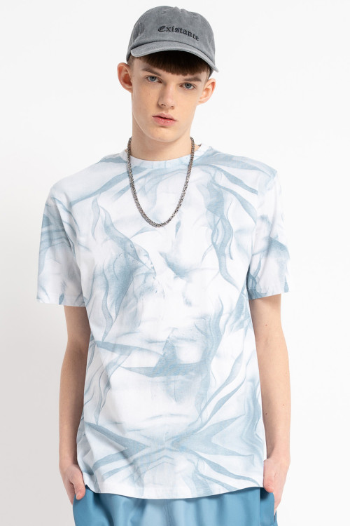 Biały t-shirt z niebieskim nadrukiem na całości Biały t-shirt z niebieskim nadrukiem na całości