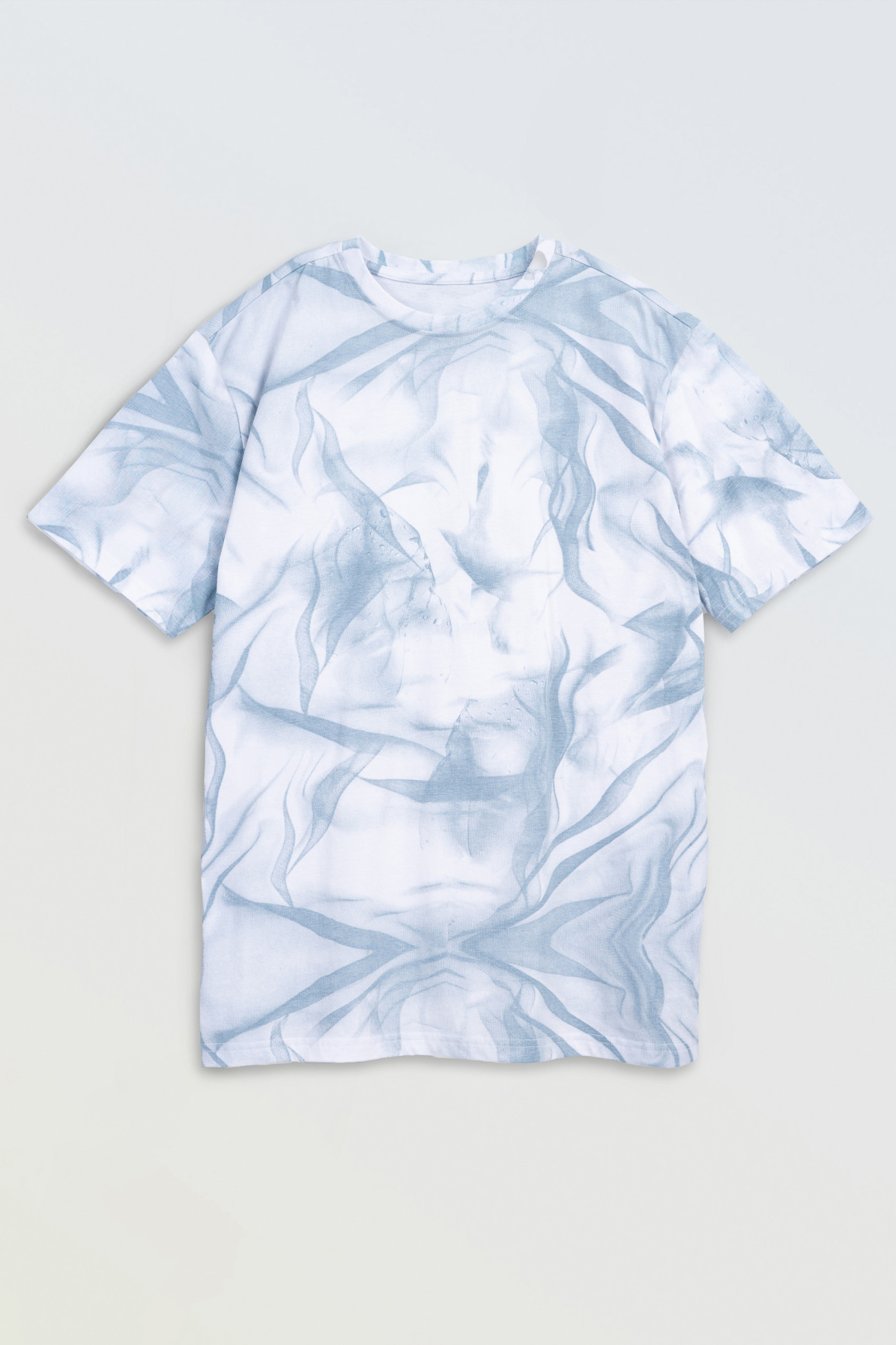 Biały t-shirt z niebieskim nadrukiem na całości Biały t-shirt z niebieskim nadrukiem na całości