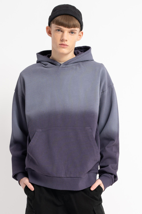 Filoletowa bluza z kapturem z efektem ombre