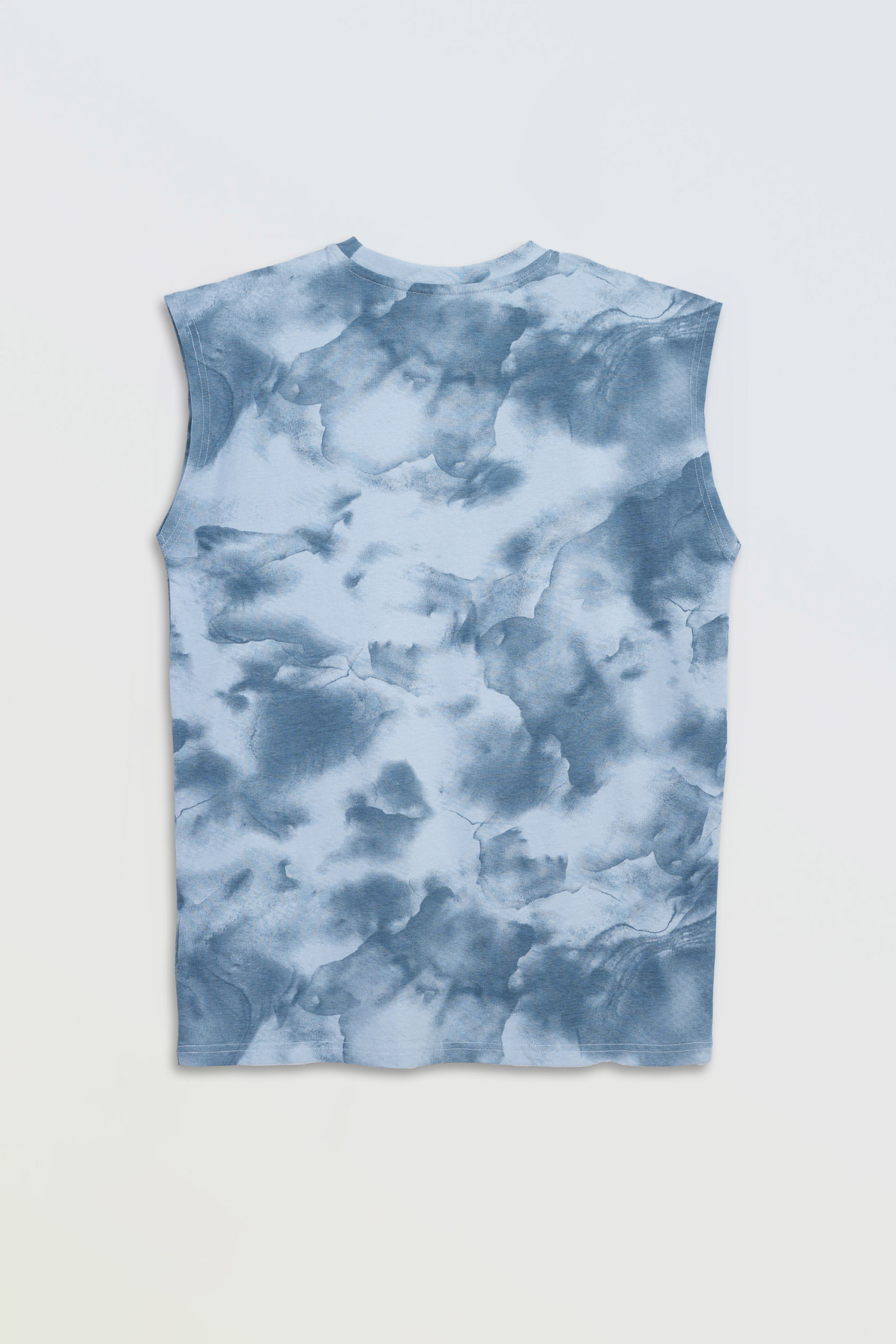 Niebieski t-shirt bez rękawów z nadrukiem na całości