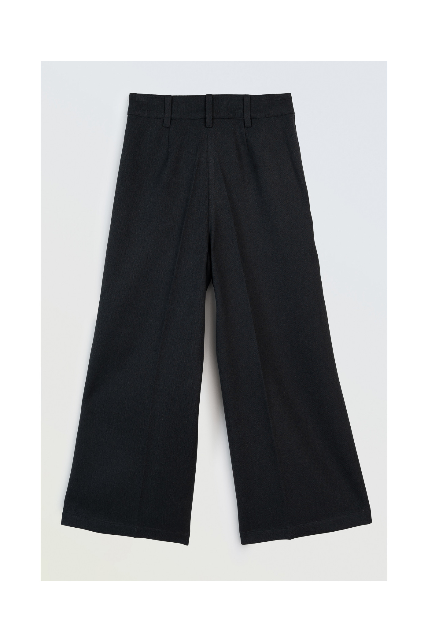 Czarne eleganckie spodnie CULOTY z szerokimi nogawkami w kant