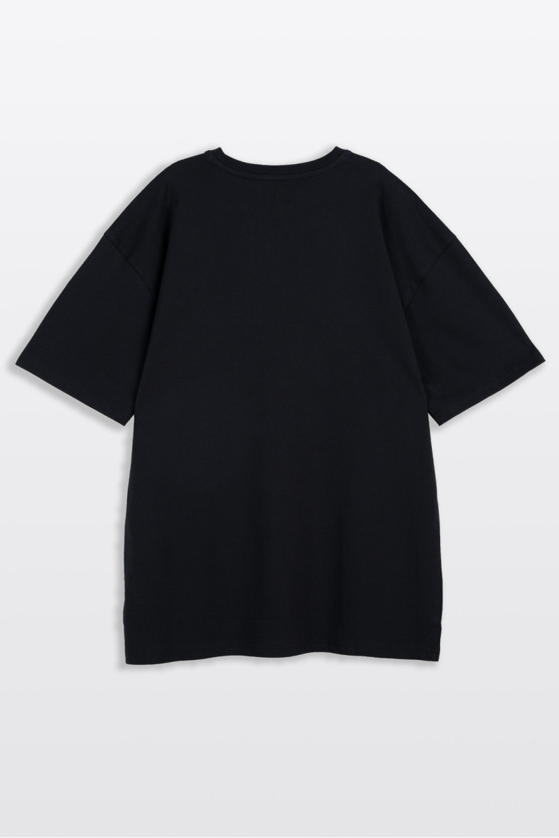 Czarny luźny t-shirt bez nadruków