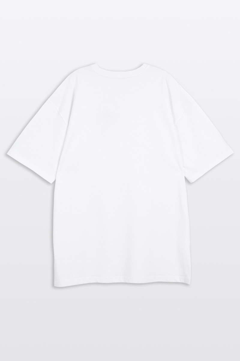 Biały luźny t-shirt bez nadruków