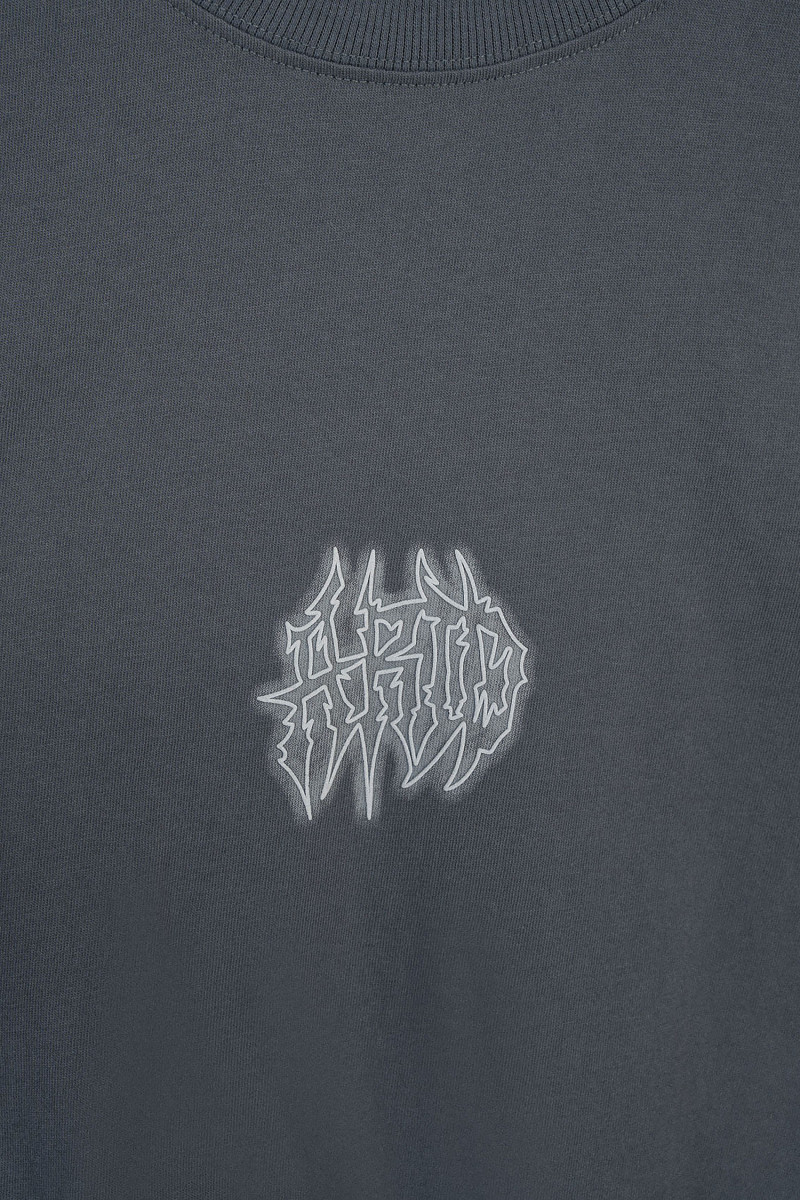 Ciemnoszary t-shirt z autorską grafiką z z tyłu