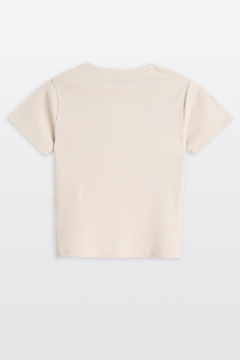 Kremowy CROP TOP z dzianiny prążkowanej