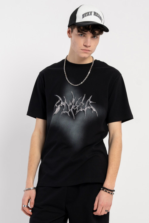 Czarny t-shirt z autorską grafiką z przodu
