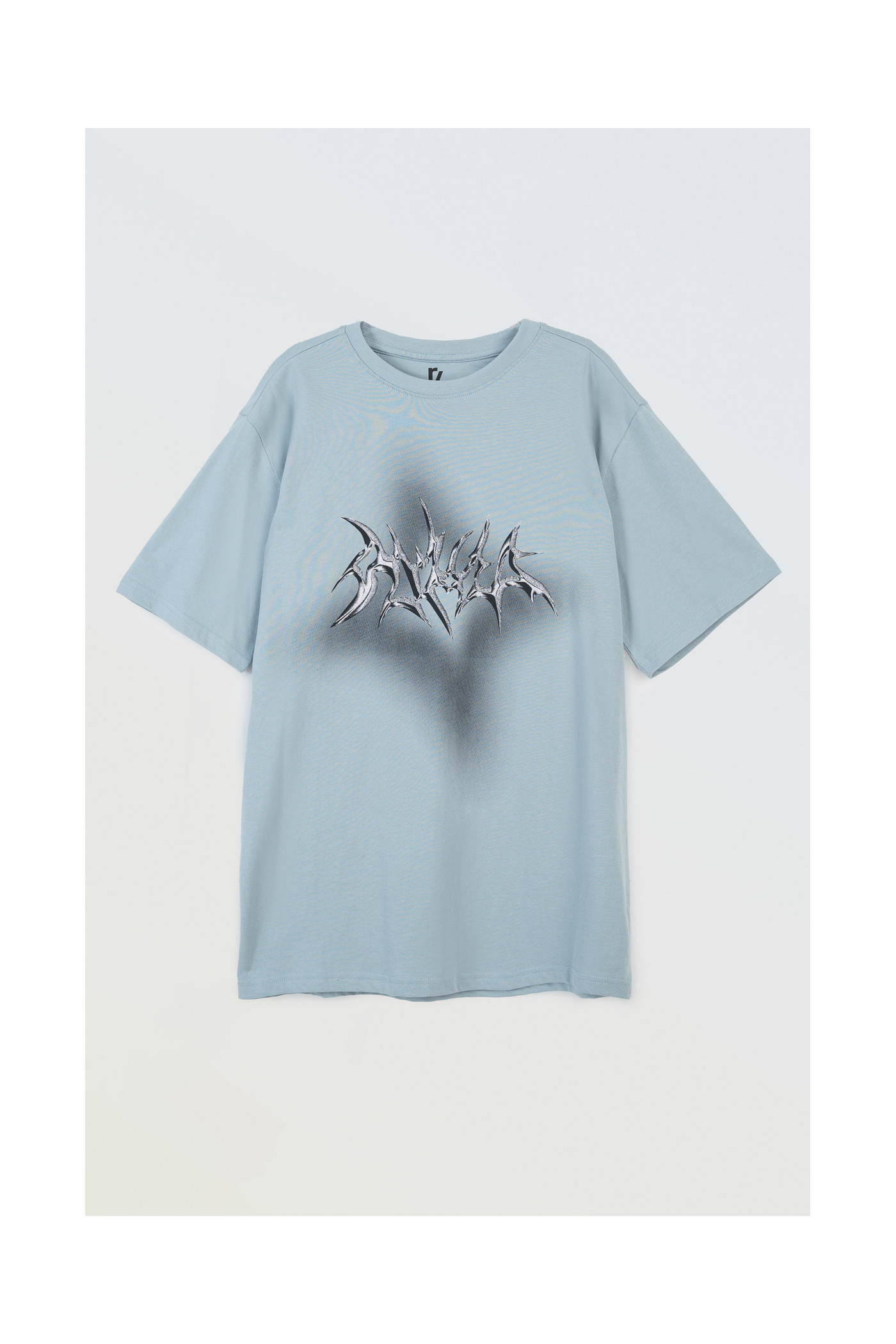 Jasnoniebieski t-shirt z autorską grafiką z przodu
