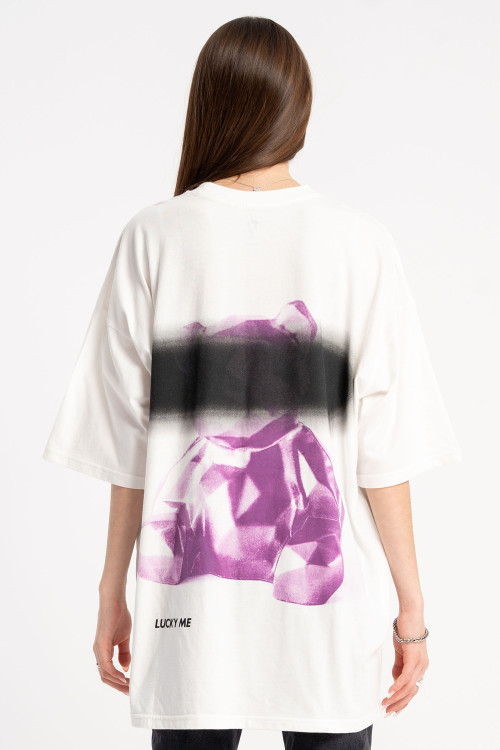Biały t-shirt z autorską grafiką z tyłu