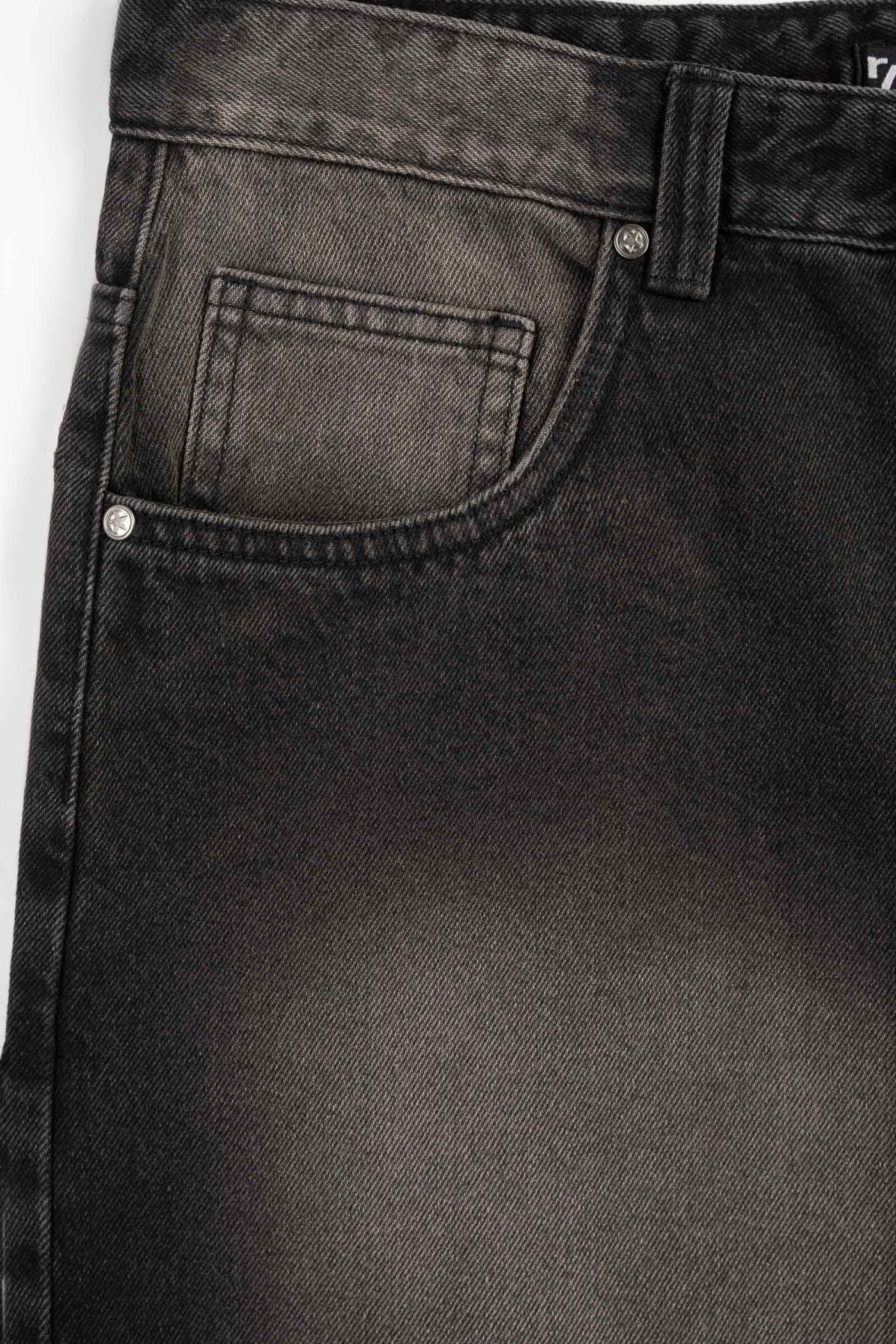 Czarne krótkie spodenki jeansowe z przetarciami model JORTS