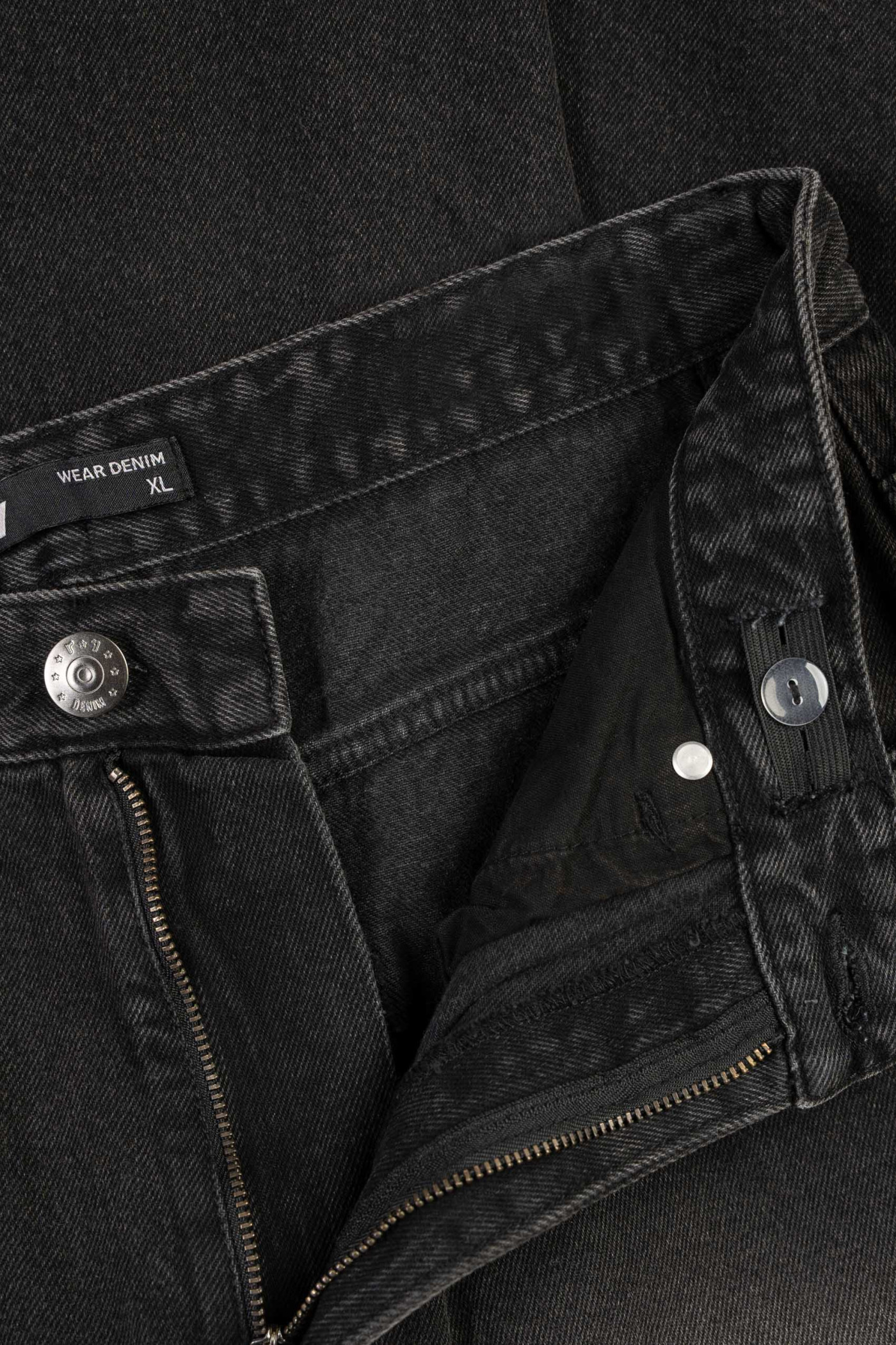 Czarne krótkie spodenki jeansowe z przetarciami model JORTS