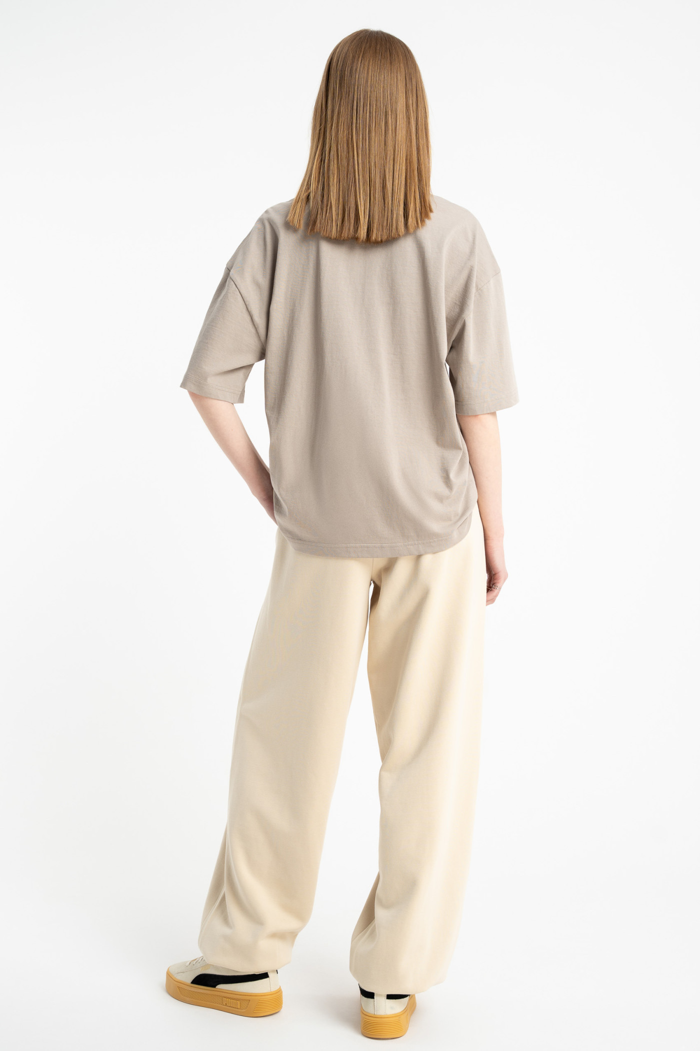 Kremowe spodnie dresowe OVERSIZE bez nadruków