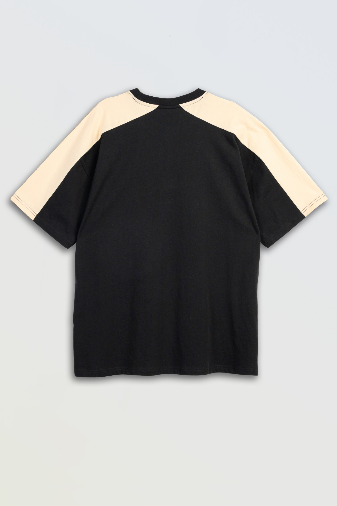 Kolorowy t-shirt z autorską grafiką z przodu