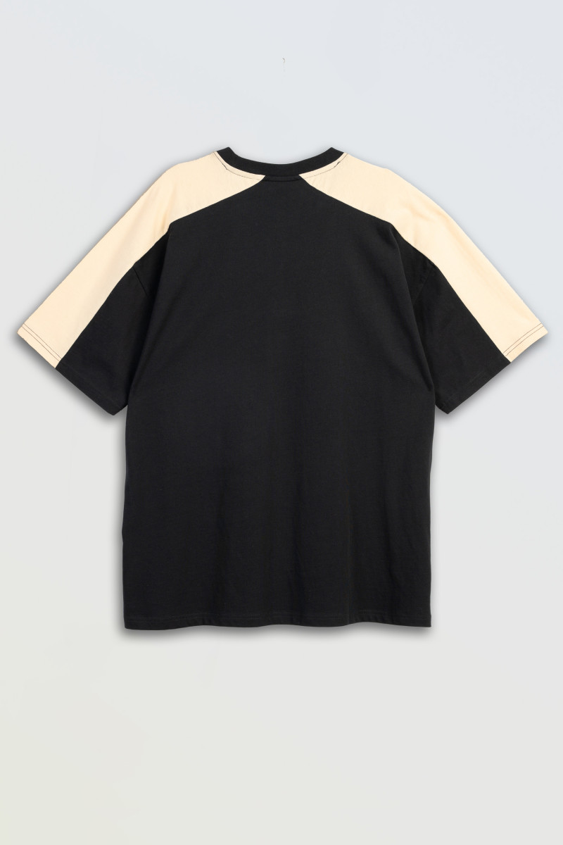 Kolorowy t-shirt z autorską grafiką z przodu