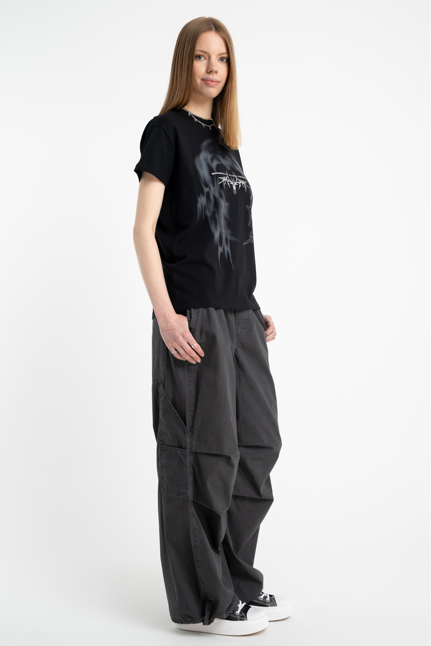 Czarny t-shirt COMFORT z autorską grafiką z przodu