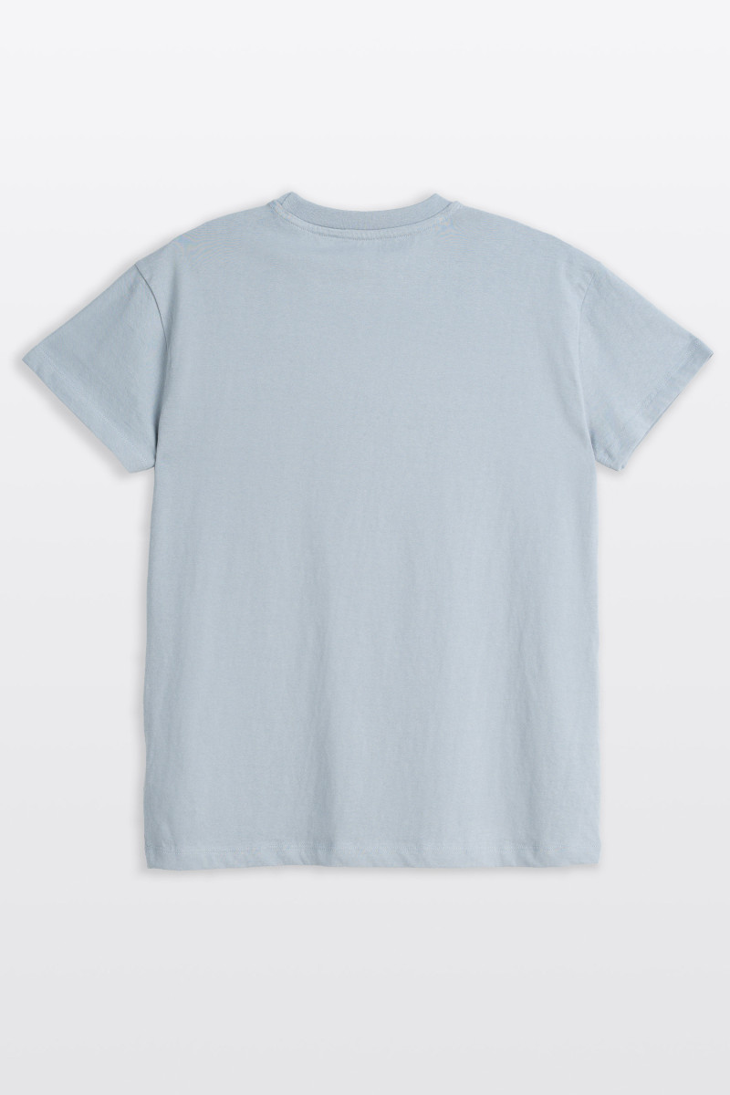 Niebieski t-shirt z autorską grafiką z przodu