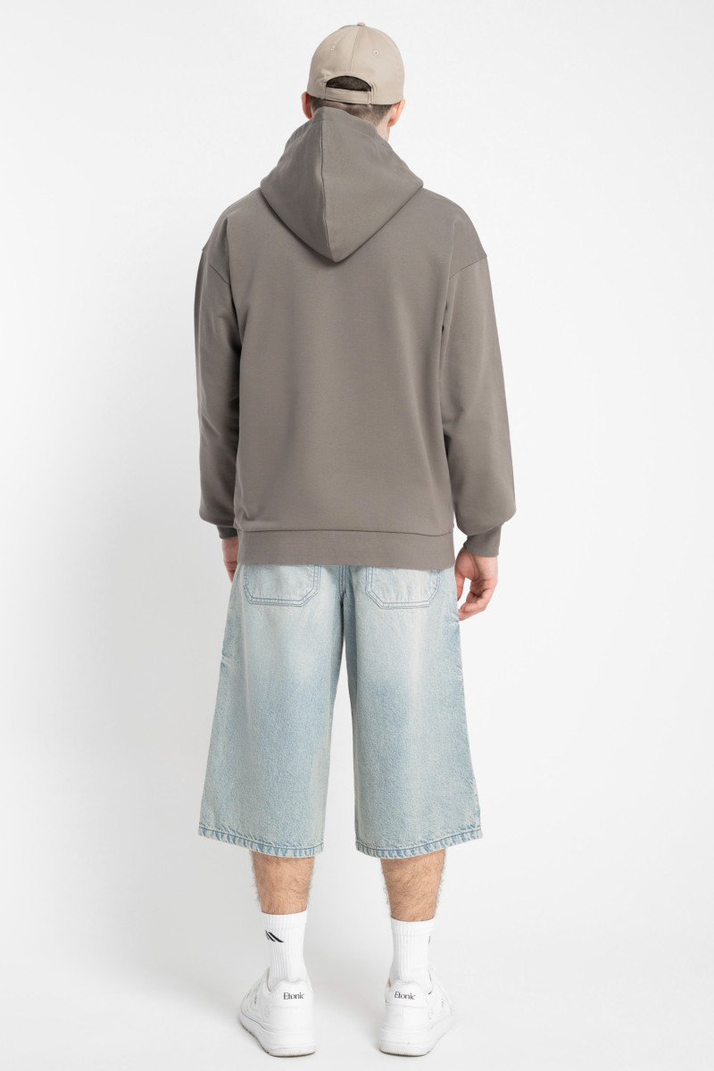 Szara bluza REGULAR z kapturem z minimalistycznym nadrukiem z przodu